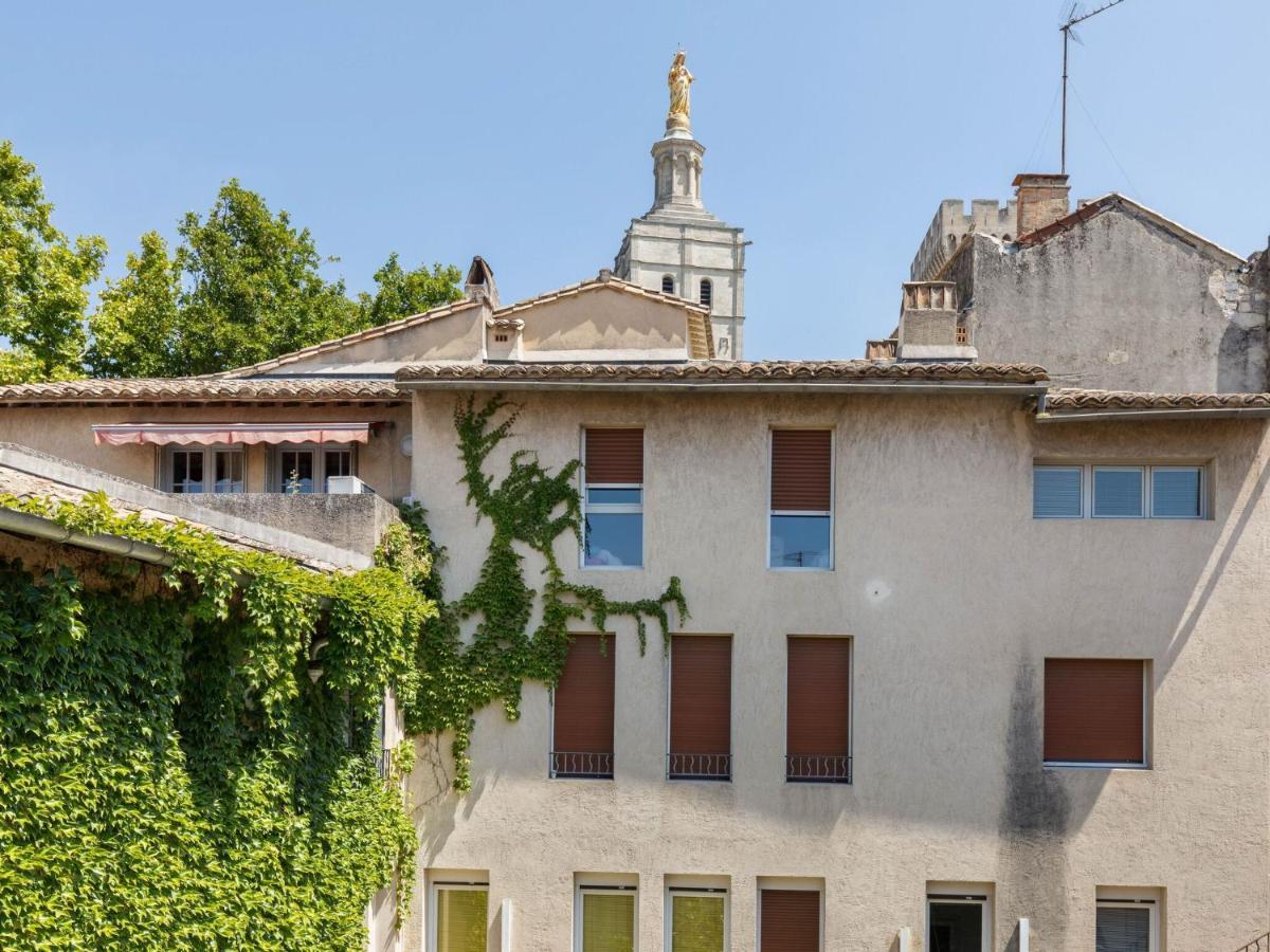 In Next To The Centre * Avignone